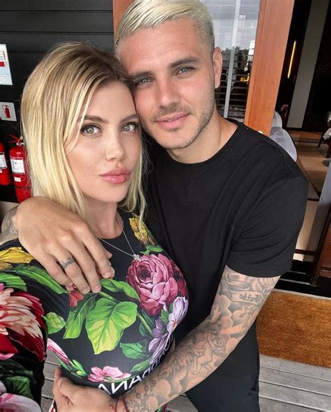 wanda nara tetta di fuori|pillole di gossip: clara fuori di tetta!wanda e icardi,ema stokholma ...